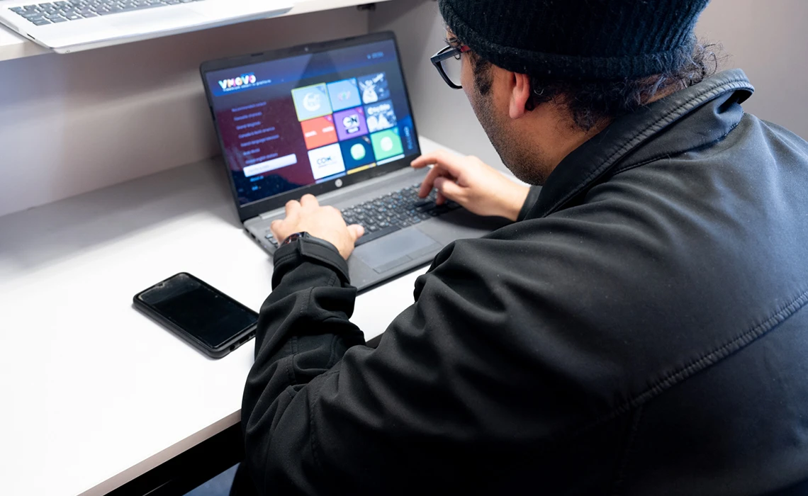 Création de la plateforme télévisuelle VMOVO
