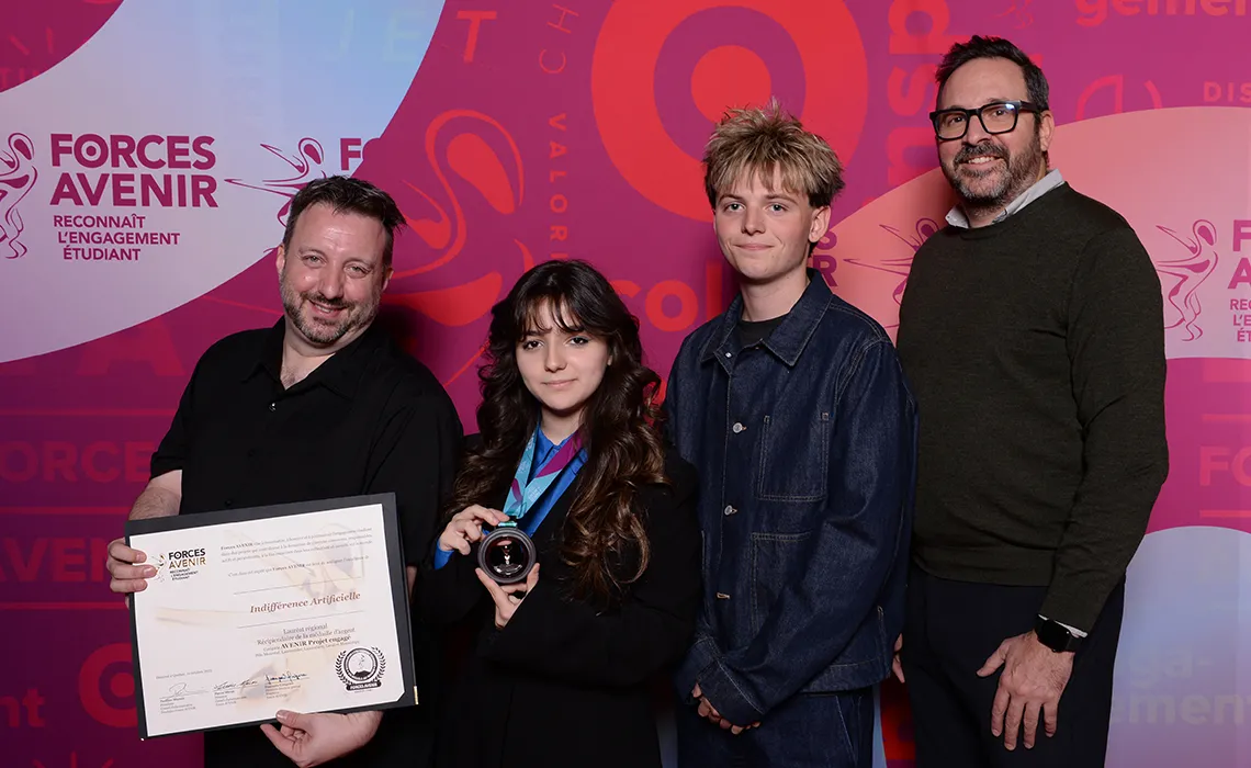 Indifférence Artificielle 01